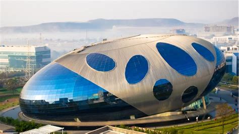 Infosys Pune Works From A Spaceship And Offers Lavish Facilities