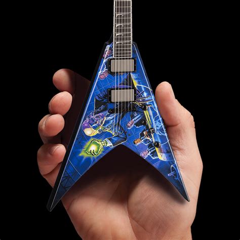 Dave Mustaine // Signature V Rust In Peace Mini Guitar Replica - AXE ...