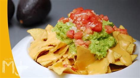 NACHOS CON GUACAMOLE Y SALSA DE QUESO | La mejor comida para compartir - YouTube