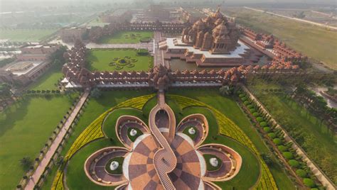 Swaminarayan Akshardham | Vacation spots, Places to visit, India architecture