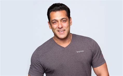 Salman Khan Biography, Birthday, Family, Education, Age, Girlfriend, Movies, Net Worth, Awards ...