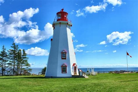 25 Must Visit Lighthouses in Prince Edward Island | To Do Canada