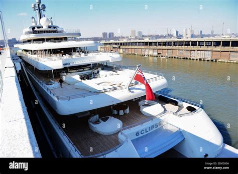 Roman abramovich yacht hi-res stock photography and images - Alamy