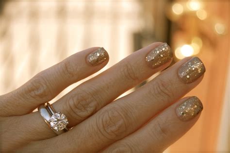 40 Best Examples Of Gold Glitter Nail Polish Art Just For You » EcstasyCoffee