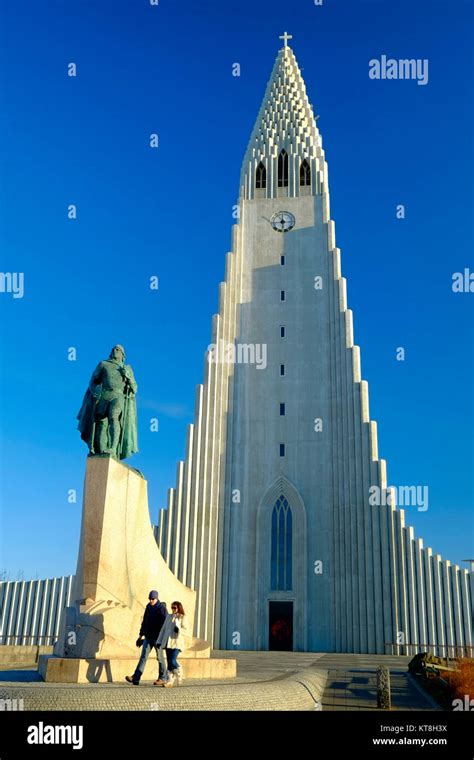 Hallgrimskirkja Church and Statue of Leif Erikson, Reykjavik, Iceland Stock Photo - Alamy