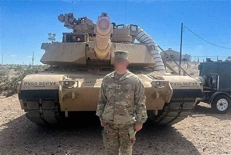 US Army Thunderhorse 2-12 Cavalry Regiment receives first M1A2 SEP V4 Abrams tank | Defense News ...