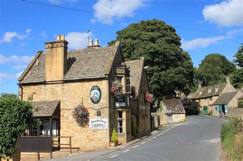 10 Best Pubs in the Cotswolds - Where to Go in the Cotswolds at Night ...