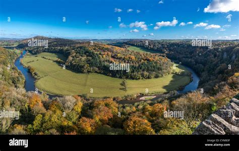 VIEW OF RIVER WYE FROM SYMONDS YAT ROCK VIEWPOINT SHOWING CURVE IN ...