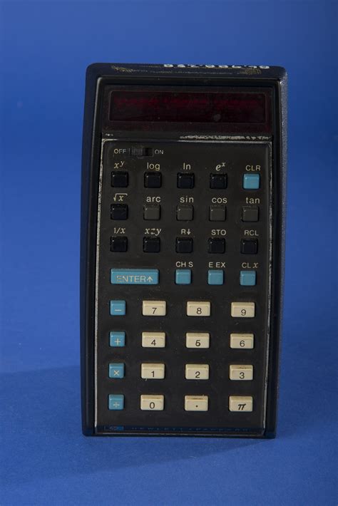 Hewlett-Packard HP-35 Handheld Electronic Calculator | Smithsonian ...