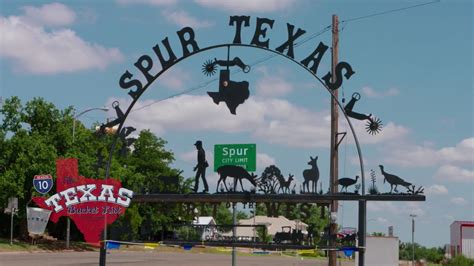 The Texas Bucket List - The Tiny Houses of Spur, Texas - YouTube