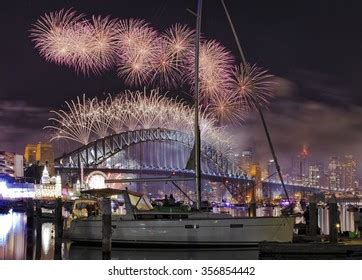 894 Sydney Harbour Fireworks Images, Stock Photos & Vectors | Shutterstock