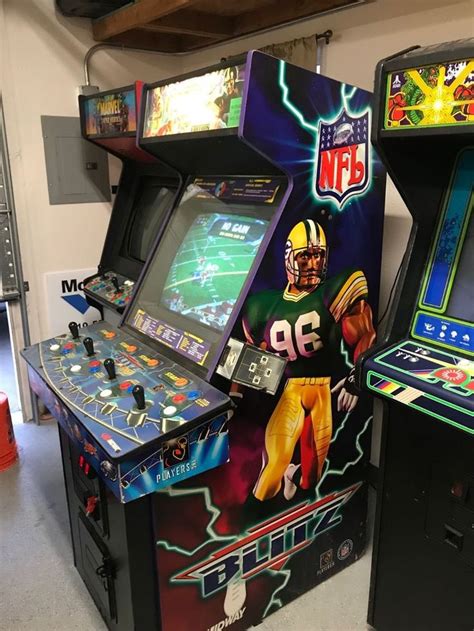 NFL Blitz 2000 Gold Edition Arcade Video Game Machine Works perfectly (eBay Link) | Nfl blitz ...