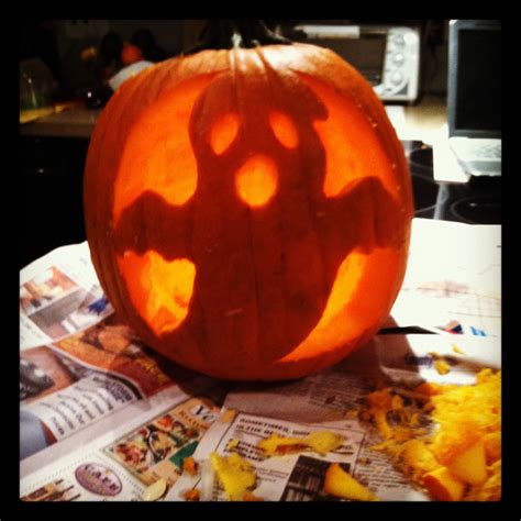 Ghost pumpkin carving | Halloween pompoenen, Pompoen, Halloween