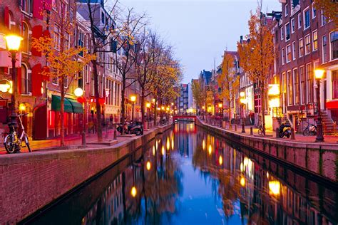 El Barrio Rojo de Ámsterdam podría cerrar gracias a el turismo masivo | Mujer