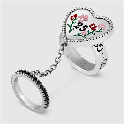 Gucci Heart chain ring in silver Detail 2 Heart Chain, Chain Ring, Silver Jewelry, Silver Rings ...