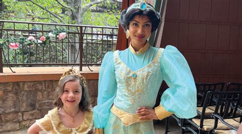 10 Things Every Princess Must Do at Disneyland