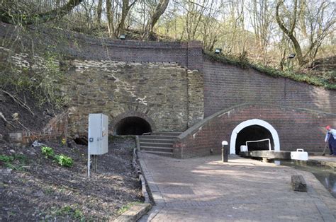 Dudley Canal Tunnel © Ashley Dace cc-by-sa/2.0 :: Geograph Britain and ...