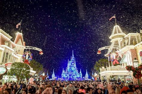 The Naughty and Nice of Christmas Week at Disney World - Disney by Mark