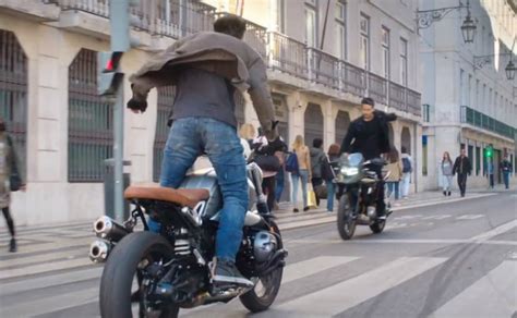 'War Movie': Hrithik Roshan And Tiger Shroff Ride BMW Motorcycles In ...