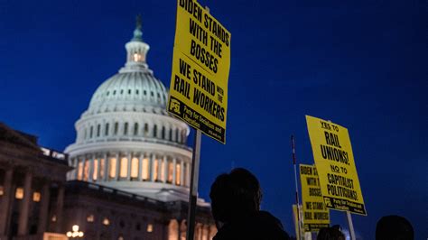 With Senate Vote, Congress Moves to Avert Rail Strike - The New York Times