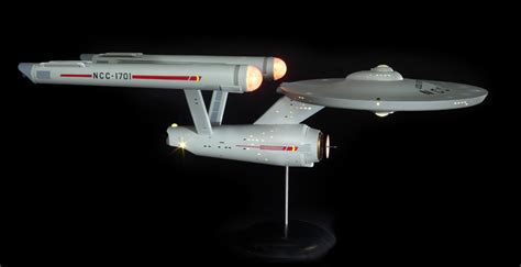 Polar Lights 1/350 scale Star Trek USS Enterprise | Finescale Modeler Magazine