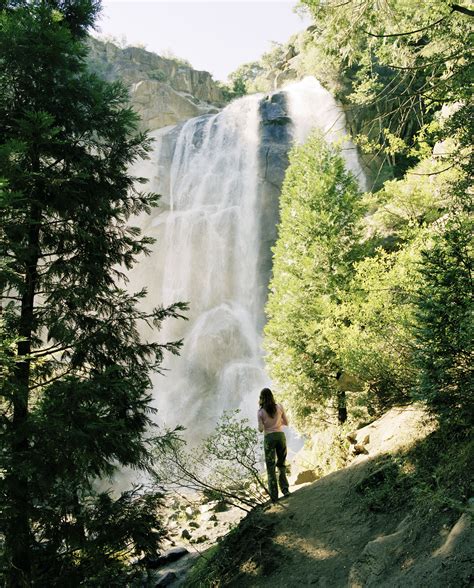 | Head off Kings Canyon Scenic Byway and hike the short, easy trail up to the impressive Grizzly ...