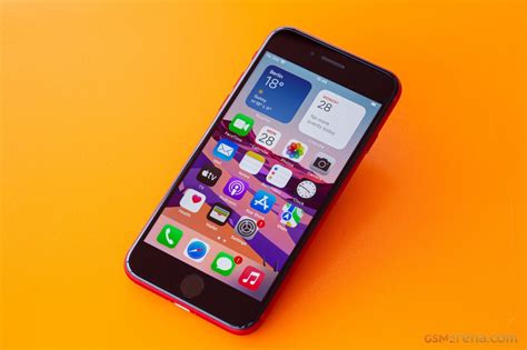 Apple iPhone SE (2022) pictures, official photos