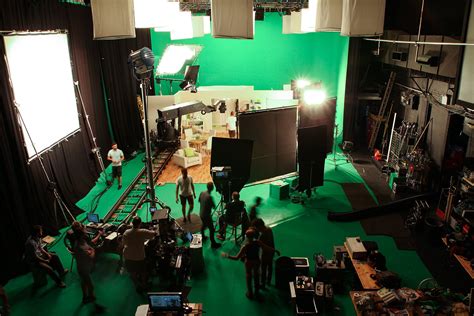 Behind the Scenes: What It's Like on a Commercial Film Set | PetaPixel