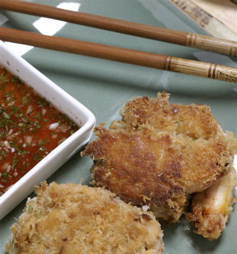 Wild Ginger's Dungeness crab cakes with lime dipping sauce - Recipes List