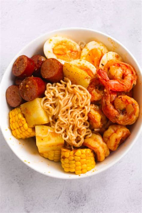 Seafood Boil With Ramen Noodles - Oh So Foodie