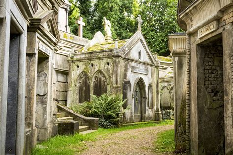 Cemetery tourism: an ethical traveller's guide to graveyards - Lonely Planet