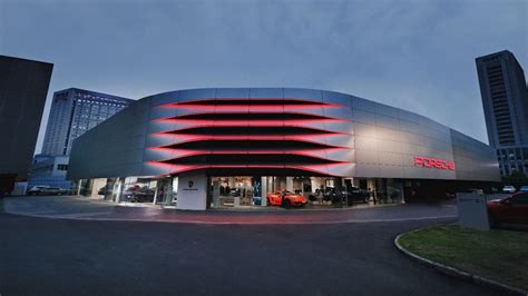 Porsche Center is becoming a modern gathering place - Porsche Newsroom