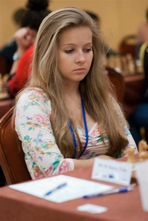 Beautiful Female Chess Players ?? - Chess.com