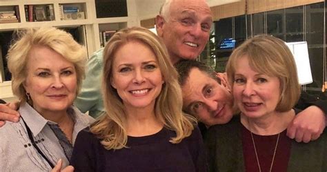 Murphy Brown Cast Reunite in First Look at Revival