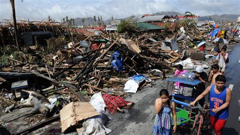 Philippines : les autorités craignent plus de 10 000 morts après le passage du typhon Haiyan