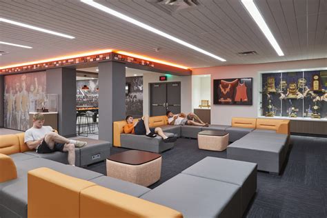 Oklahoma State University Wrestling Locker Room - KKT Architects