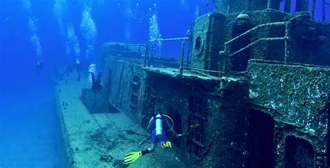 Wreck Diving: The 10 Best Dive Sites in the World | Diviac Magazine