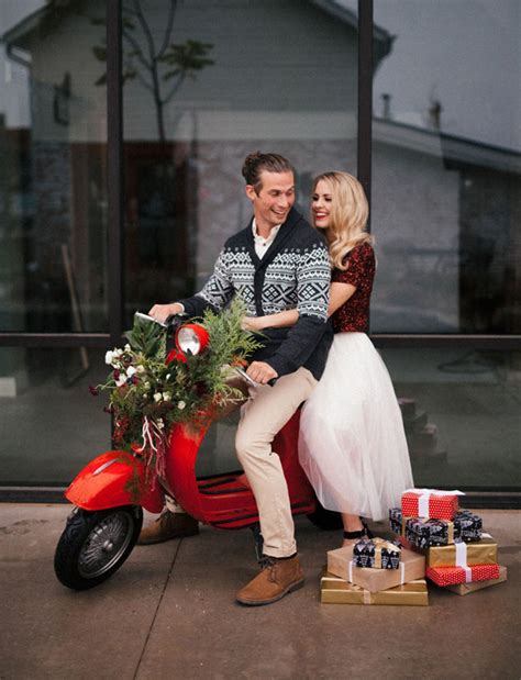 Festive Holiday Engagement Session: Sarah + Taylor - Green Wedding Shoes