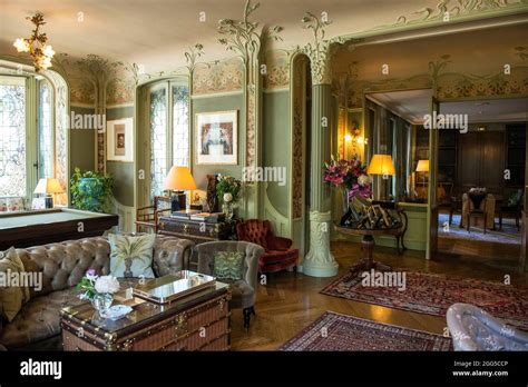 Bernard arnault house hi-res stock photography and images - Alamy