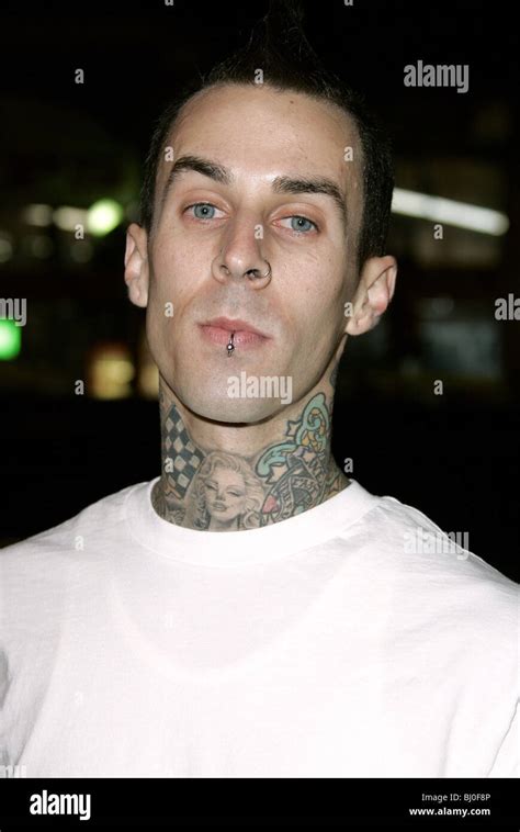 TRAVIS BARKER DRUMMER "BLINK-182" CHINESE THEATRE HOLLYWOOD LOS ANGELES USA 02/11/2005 Stock ...