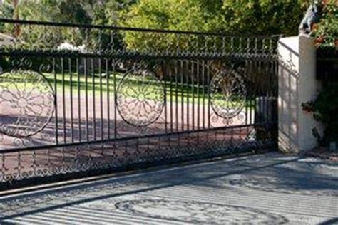 2015 Security Gate Installation Costs | Average Price to Add a Security Gate