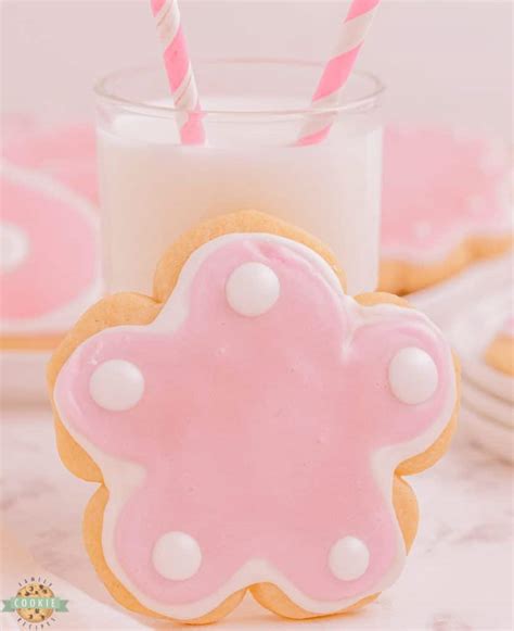 LEMON CUT OUT SUGAR COOKIES - Family Cookie Recipes