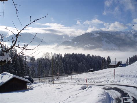File:Landscape near Gstaad Zwitserland.jpg
