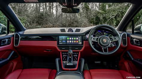 2020 Porsche Cayenne E-Hybrid Coupe (UK-Spec) | Interior, Cockpit