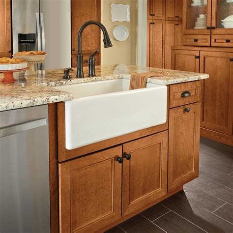 Farmhouse Sink Base Cabinet for Kitchen, Apron Front | KraftMaid