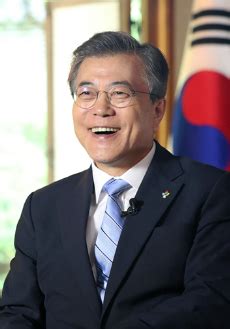 Biografi Presiden Korea Selatan Moon Jae-in - HANGGUK.COM