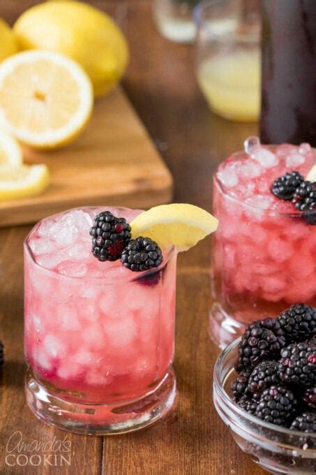 Bramble Cocktail - How to Make a Bramble - Amanda's Cookin'