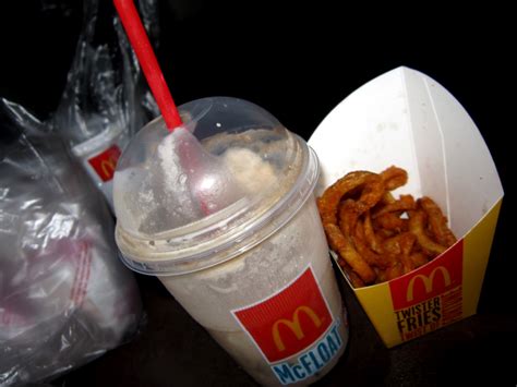 ~ All About Nishey ~: Love The McDo Twister Fries w/ Icy Chocolate Float