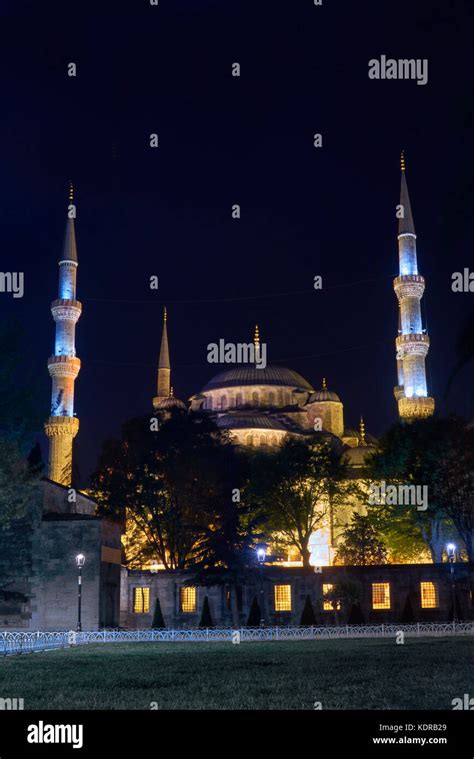 Exterior view of the Sultan Ahmed Mosque (Blue Mosque) at night. Istanbul. Turkey Stock Photo ...