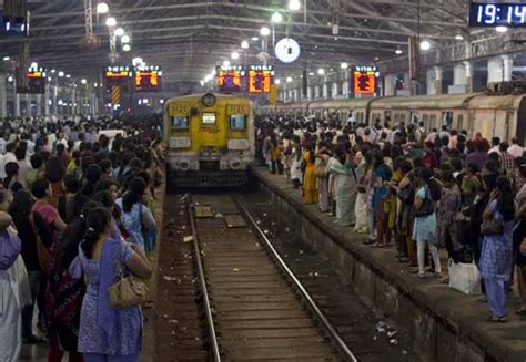 8 People Died Every Day On Mumbai's Suburban Railway In 2017–And That's The Good News